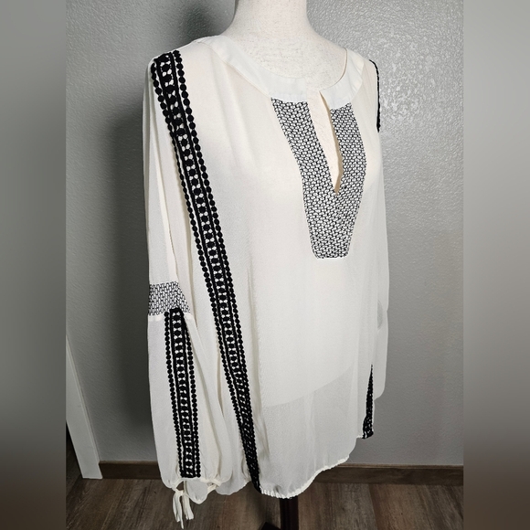 Lane Bryant Black and White Embroidered Sheer Bohemian Blouse Plus Size 26/28 - Picture 6 of 16